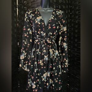 Free People Elegant Black Long Sleeve Dress with Floral Pattern